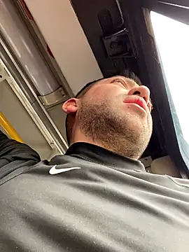 Snapshot of JuanZapata33 chatting on November 21, 5:22 pm JuanZapata33 online show from November 21, 5:22 pm