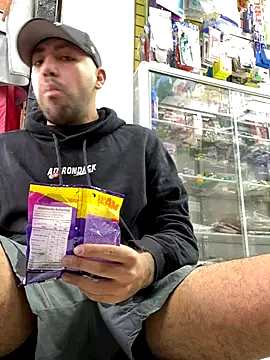 Snapshot of JuanZapata33 chatting on December 1, 10:04 pm JuanZapata33 online show from December 1, 10:04 pm