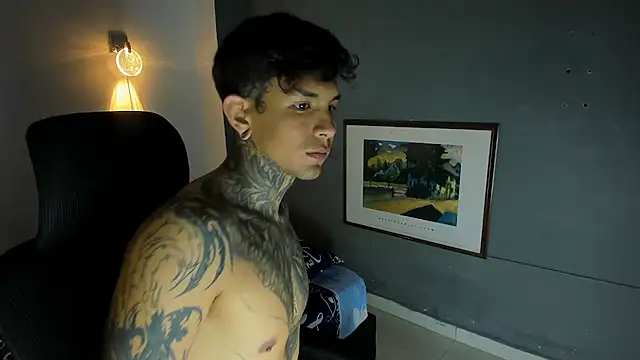 Travistanner 28 online show from December 23, 4:43 am