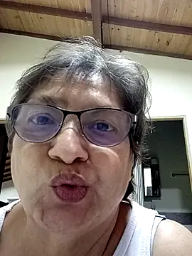 florecita69 online show from March 21, 2:07 am