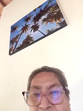 Snapshot of florecita69 chatting on April 28, 4:12 pm florecita69 online show from April 28, 4:12 pm