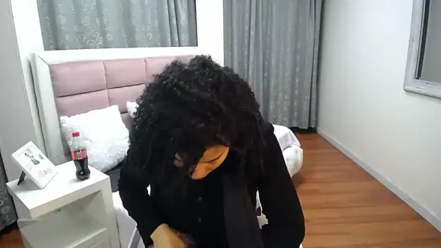 Snapshot of Mayaa_ross chatting on December 14, 3:18 am Mayaa ross online show from December 14, 3:18 am