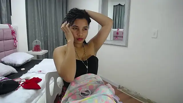 Snapshot of Mayaa_ross chatting on February 15, 6:12 am Mayaa ross online show from February 15, 6:12 am