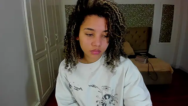 Snapshot of Mayaa_ross chatting on September 13, 1:49 am Mayaa ross online show from September 13, 1:49 am