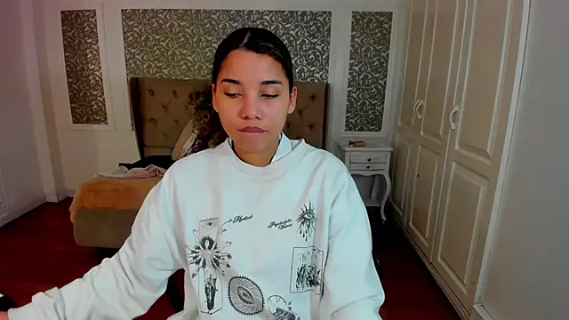 Snapshot of Mayaa_ross chatting on September 24, 3:54 am Mayaa ross online show from September 24, 3:54 am