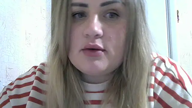 Snapshot of Honeydew-Waves chatting on May 2, 6:02 pm Honeydew-Waves online show from May 2, 6:02 pm