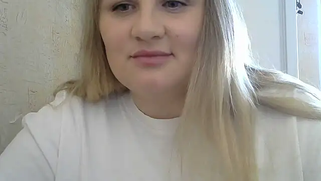 Snapshot of Honeydew-Waves chatting on May 7, 5:57 am Honeydew-Waves online show from May 7, 5:57 am
