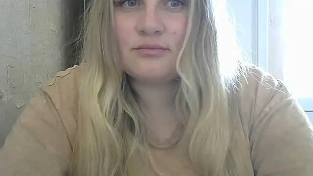 Snapshot of Honeydew-Waves chatting on May 14, 10:00 am Honeydew-Waves online show from May 14, 10:00 am