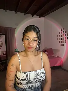 Snapshot of Arteatenea__ chatting on January 15, 5:19 am Arteatenea online show from January 15, 5:19 am