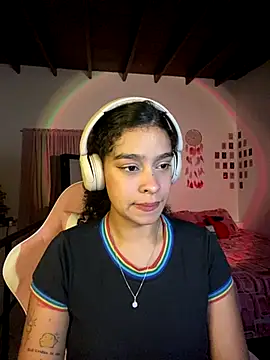 Snapshot of Arteatenea__ chatting on December 16, 5:01 am Arteatenea online show from December 16, 5:01 am