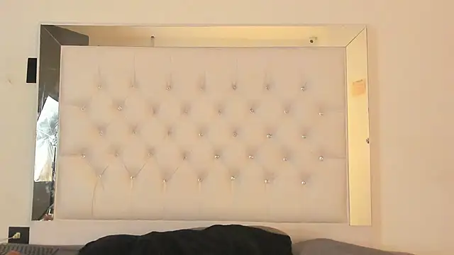 Snapshot of brendamaz chatting on December 17, 11:27 am brendamaz online show from December 17, 11:27 am