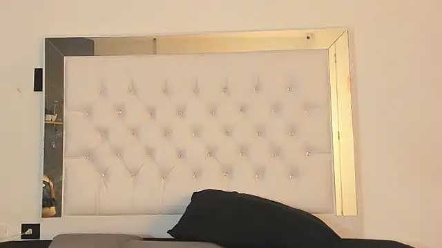 Snapshot of brendamaz chatting on December 18, 11:38 am brendamaz online show from December 18, 11:38 am