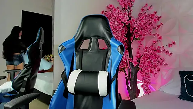 Snapshot of angelica_dymond chatting on January 4, 10:24 pm angelica dymond online show from January 4, 10:24 pm