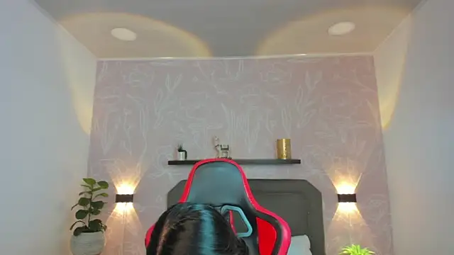 Snapshot of angelica_dymond chatting on February 19, 12:11 pm angelica dymond online show from February 19, 12:11 pm