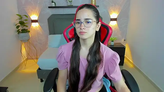 Snapshot of angelica_dymond chatting on February 28, 1:47 pm angelica dymond online show from February 28, 1:47 pm