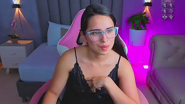 Snapshot of angelica_dymond chatting on November 19, 7:03 pm angelica dymond online show from November 19, 7:03 pm