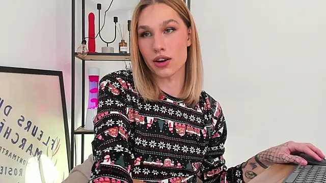 katrinewestx online show from December 25, 12:48 am