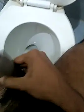 Snapshot of suckthedickk chatting on December 12, 10:45 am suckthedickk online show from December 12, 10:45 am