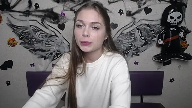 Snapshot of LaraPika chatting on October 26, 5:13 am LaraPika online show from October 26, 5:13 am