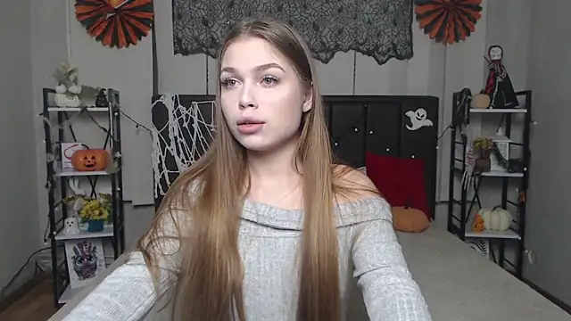 Snapshot of LaraPika chatting on October 30, 6:04 am LaraPika online show from October 30, 6:04 am