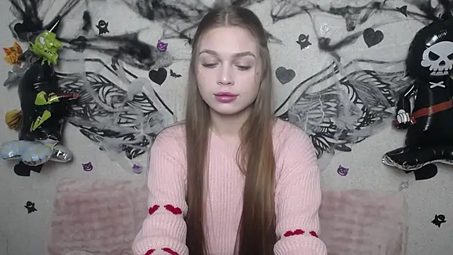 Snapshot of LaraPika chatting on November 3, 6:09 pm LaraPika online show from November 3, 6:09 pm