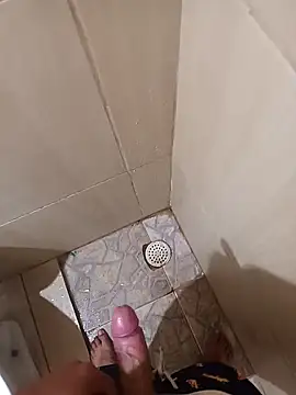 Snapshot of 1995eduardo chatting on February 5, 4:47 pm 1995eduardo online show from February 5, 4:47 pm