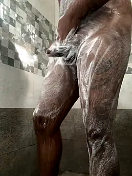 Snapshot of DragonLover_93 chatting on November 18, 3:01 am DragonLover 93 online show from November 18, 3:01 am