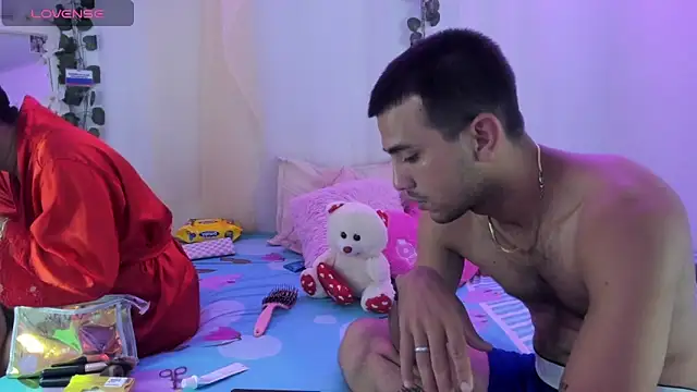 Snapshot of catalina_and_roger chatting on November 23, 4:40 pm catalina and roger online show from November 23, 4:40 pm