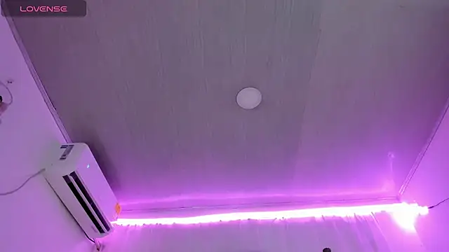 Snapshot of catalina_and_roger chatting on November 24, 8:52 pm catalina and roger online show from November 24, 8:52 pm