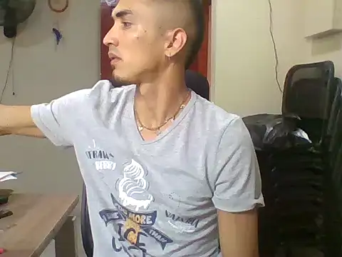 Snapshot of jeremy_scott chatting on February 28, 5:36 pm jeremy scott online show from February 28, 5:36 pm