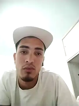 Snapshot of jeremy_scott chatting on July 16, 12:05 am jeremy scott online show from July 16, 12:05 am
