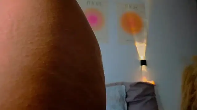 AlessaPears online show from February 2, 11:30 am