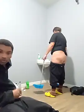 Snapshot of Cubanbbc4u chatting on December 30, 5:15 am Cubanbbc4u online show from December 30, 5:15 am