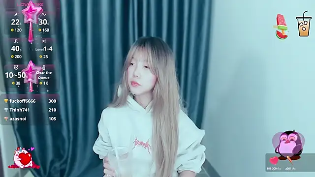 -Poison-Ivy- online show from December 4, 12:36 pm