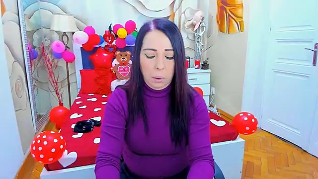 LauraSin online show from February 13, 4:22 am