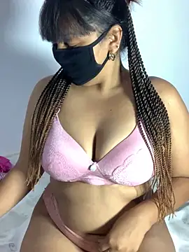 Snapshot of Jeroliee_viyana chatting on September 17, 10:44 pm Jeroliee viyana online show from September 17, 10:44 pm