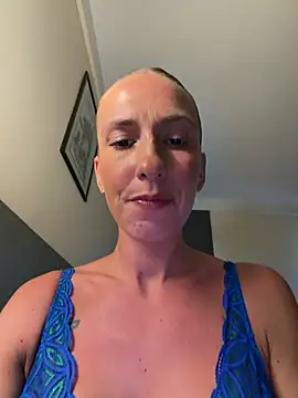 Snapshot of lola_tentatiion chatting on July 11, 7:38 pm lola tentatiion online show from July 11, 7:38 pm