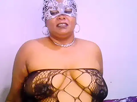 Snapshot of Mysterylady143 chatting on February 8, 10:08 pm Mysterylady143 online show from February 8, 10:08 pm