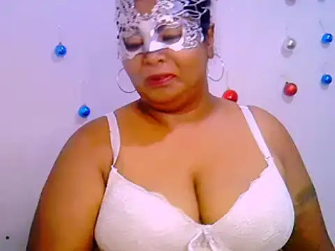 Snapshot of Mysterylady143 chatting on February 17, 6:37 pm Mysterylady143 online show from February 17, 6:37 pm