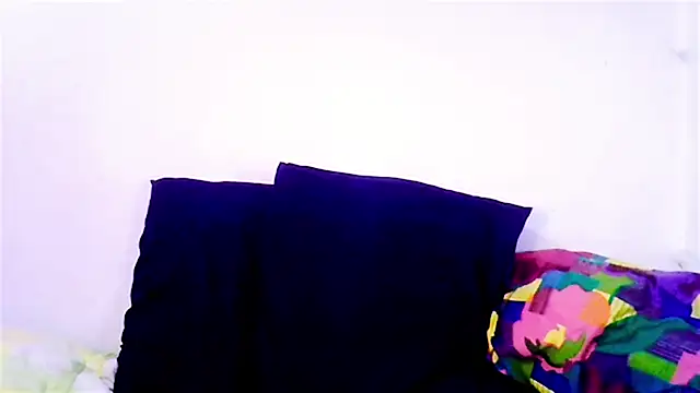 Snapshot of Mysterylady143 chatting on September 24, 5:49 pm Mysterylady143 online show from September 24, 5:49 pm