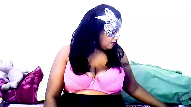 Snapshot of Mysterylady143 chatting on July 1, 6:07 pm Mysterylady143 online show from July 1, 6:07 pm