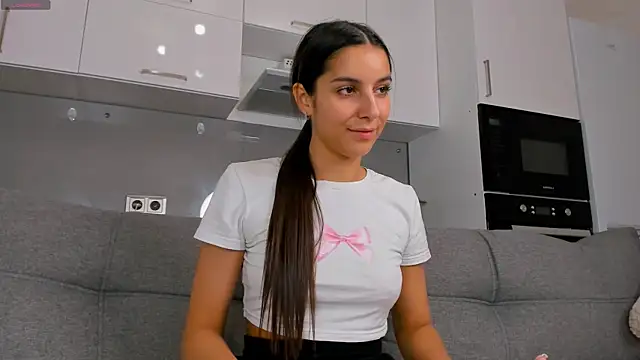 Maria  Candy online show from December 3, 11:30 am