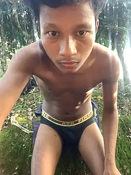 Snapshot of ShroveRising chatting on November 3, 8:59 am ShroveRising online show from November 3, 8:59 am