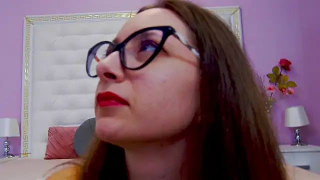 Snapshot of Lenna_Paul chatting on September 10, 4:12 am Lenna Paul online show from September 10, 4:12 am