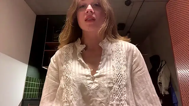 Snapshot of Celeste_Glow chatting on December 2, 8:55 pm Celeste Glow online show from December 2, 8:55 pm