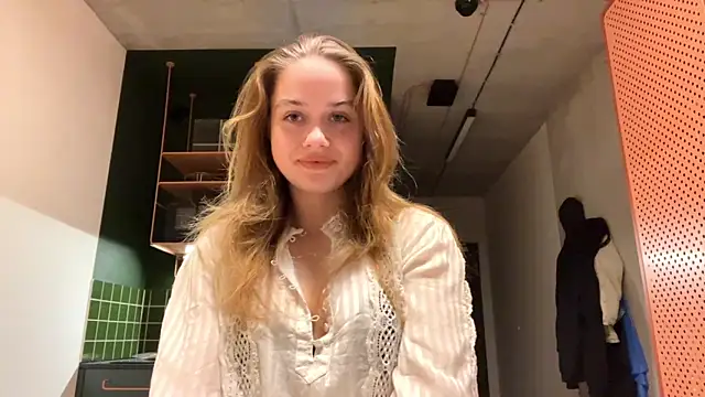 Snapshot of Celeste_Glow chatting on December 10, 9:11 pm Celeste Glow online show from December 10, 9:11 pm