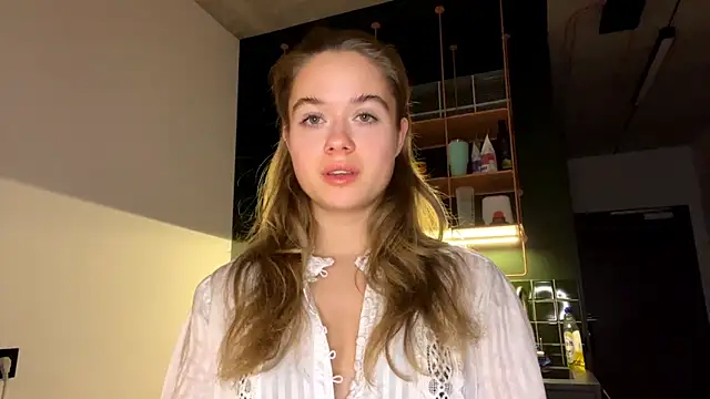 Snapshot of Celeste_Glow chatting on December 19, 11:14 pm Celeste Glow online show from December 19, 11:14 pm