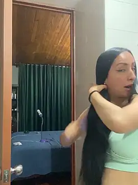 Snapshot of yaralyminjo2 chatting on December 28, 11:37 pm yaralyminjo2 online show from December 28, 11:37 pm