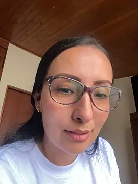 Snapshot of yaralyminjo2 chatting on January 5, 8:21 pm yaralyminjo2 online show from January 5, 8:21 pm