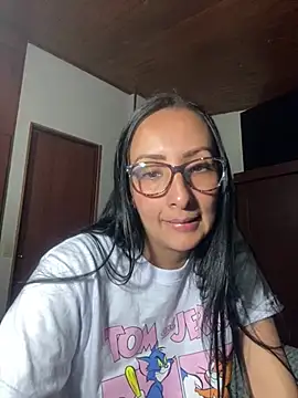 Snapshot of yaralyminjo2 chatting on January 5, 11:22 pm yaralyminjo2 online show from January 5, 11:22 pm